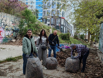 В Севастополе прошел общегородской субботник