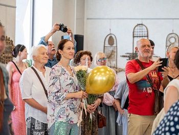 В МКЦ «Бухта Казачья» открылась выставка Ирины Антоновой