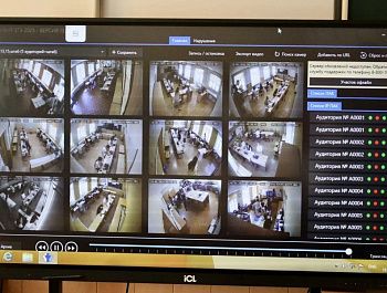 Выпускники Севастополя сдают ЕГЭ по информатике и иностранным языкам