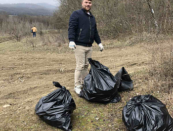 Территорию у озера "Нижнее" очистили от мусора