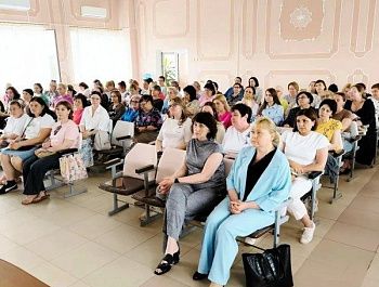 Медсестер школ и детсадов Севастополя обучили детской реанимации
