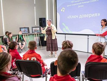 С начала года помощь по детскому телефону доверия получили более 3000 детей