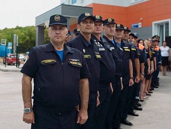 В День 150-летия пожарной охраны Севастополя Михаил Развожаев открыл пожарную часть в Павловке и вручил награды пожарным и спасателям