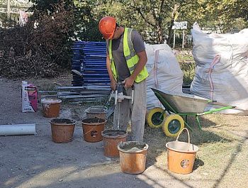 На улице Николая Музыки капитально ремонтируют фасад дома