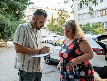 В укрытие на проспекте Генерала Острякова доставили питьевую воду