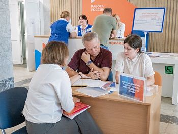 Более 40 участников СВО и членов их семей получили помощь на встрече клуба «ZA СВОих»