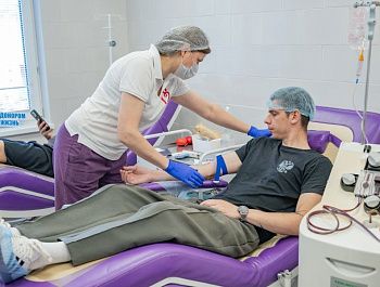 Севастопольцы сдали более 35 литров крови в рамках патриотической акции