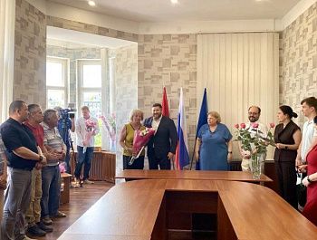 В Севастополе наградили работников почтовой связи в преддверии Дня российской почты