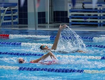 В Севастополе стартовало первенство города по плаванию на короткой воде