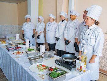 В Севастополе проходит неделя СПО: студенты пробуют разные профессии