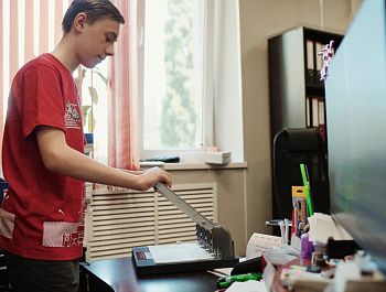Губернаторские школьные трудовые отряды осваивают делопроизводство в Севавтодоре
