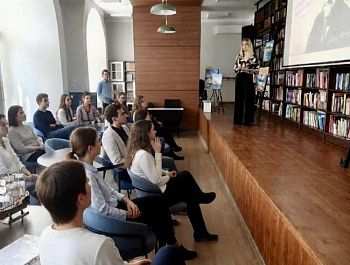 Библиотека «Морские рассказы» отметила первый год после обновления