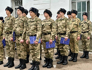 Более 50 призывников отправились на срочную службу