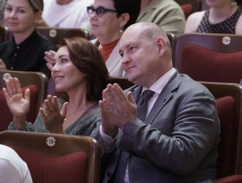 Михаил Развожаев поздравил коллектив театра имени А.В.Луначарского со 115-летием