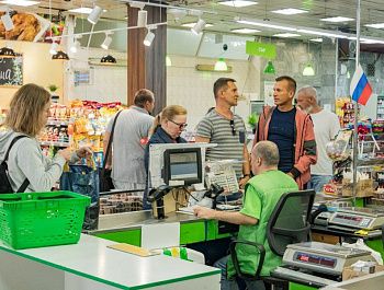 В Севастополе провели еженедельный мониторинг цен на потребительском рынке: не подорожали курица, яйца и овощи