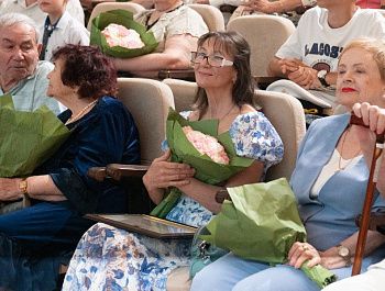 Михаил Развожаев вручил награды севастопольским семьям в День семьи, любви и верности