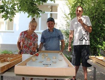 В Севастополе проходят турниры по настольным играм для старшего поколения