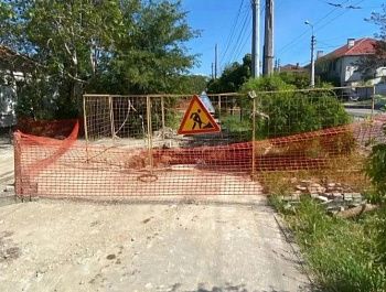 На улице Брянской обновляют водопровод