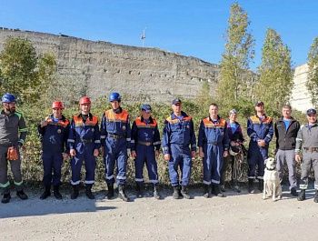 Спасатели провели тренировку на скальном рельефе