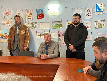Дептранс встретился с жителями села Орлиное по вопросам работы общественного транспорта