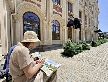 Юные художники Севастополя пишут город на летних пленэрах