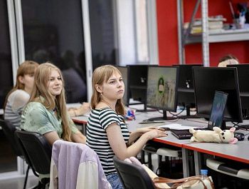 Выпускники художественного колледжа обучают студентов креативным индустриям