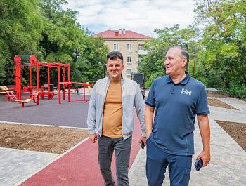 На улице Гоголя открыли новый сквер