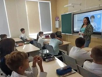 Севастопольским школьникам рассказали о телефоне доверия
