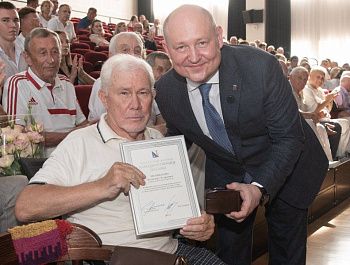 В Севастополе наградили лучших спортсменов, тренеров и ветеранов спорта в преддверии Дня физкультурника