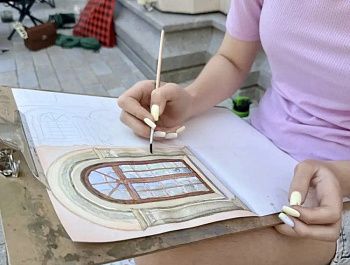 Юные художники Севастополя пишут город на летних пленэрах