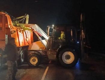 В Севастополе устраняют последствия непогоды