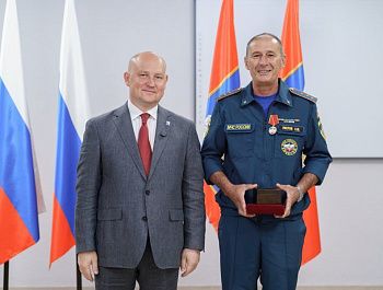 В День 150-летия пожарной охраны Севастополя Михаил Развожаев открыл пожарную часть в Павловке и вручил награды пожарным и спасателям