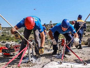 Спасатели Севастополя протестировали новое оборудование в Инкерманском карьере
