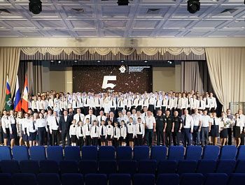 Михаил Развожаев поздравил Севастопольский кадетский корпус имени В.И. Истомина с пятилетием
