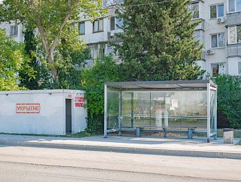 На улице Генерала Коломийца разместили временные остановки