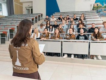 50 бойцов РСО получили специальности арматурщика и маляра строительного