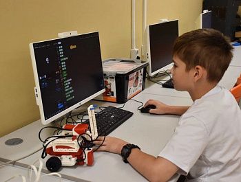Юные инженеры Севастополя готовятся к международному фестивалю «РобоФинист»