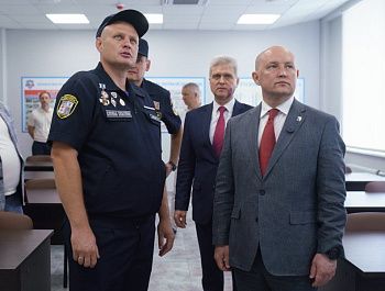 В День 150-летия пожарной охраны Севастополя Михаил Развожаев открыл пожарную часть в Павловке и вручил награды пожарным и спасателям