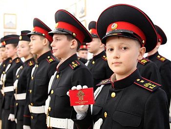 Поздравление Михаила Развожаева с 5-летием со дня образования Севастопольского кадетского корпуса Следственного комитета Российской Федерации имени В. И. Истомина