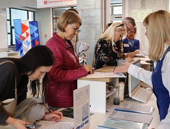 Зарплаты до 180 тысяч рублей предложили севастопольцам на ярмарке вакансий в Кадровом центре