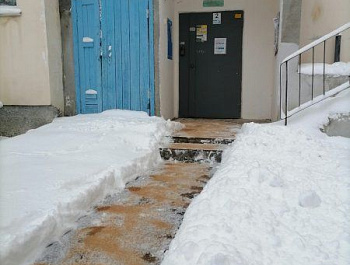 Уборкой снега в Севастополе заняты 946 рабочих