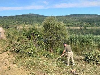 Специалисты «Севводресурсов» расчистили семь гидротехнических сооружений и два гектара реки для защиты Севастополя от паводков
