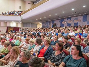 Михаил Развожаев: с 1 сентября оклады учителей вырастут более чем на 30%