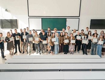 50 бойцов РСО получили специальности арматурщика и маляра строительного