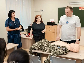 Родители первоклассников школы №12 прошли инструктаж по первой помощи