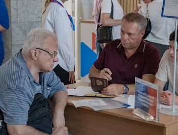 Более 40 участников СВО и членов их семей получили помощь на встрече клуба «ZA СВОих»