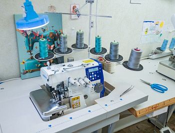 В Севастополе многодетная мама открыла швейный цех благодаря социальному контракту