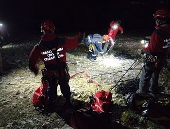 Пятерых альпинистов одновременно спасли на двух горных маршрутах