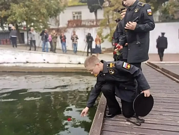 В Севастополе почтили память экипажа линкора «Новороссийск»