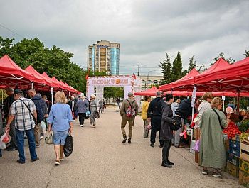 На площади 50-летия СССР открылась ярмарка «Севастопольская»